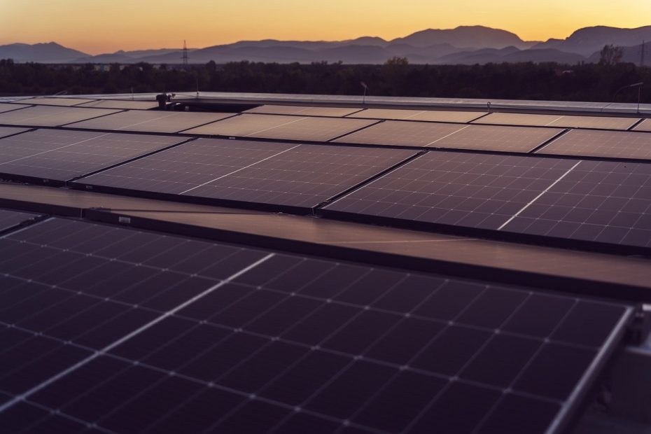 Pochi anni per salvare il pianeta con il fotovoltaico